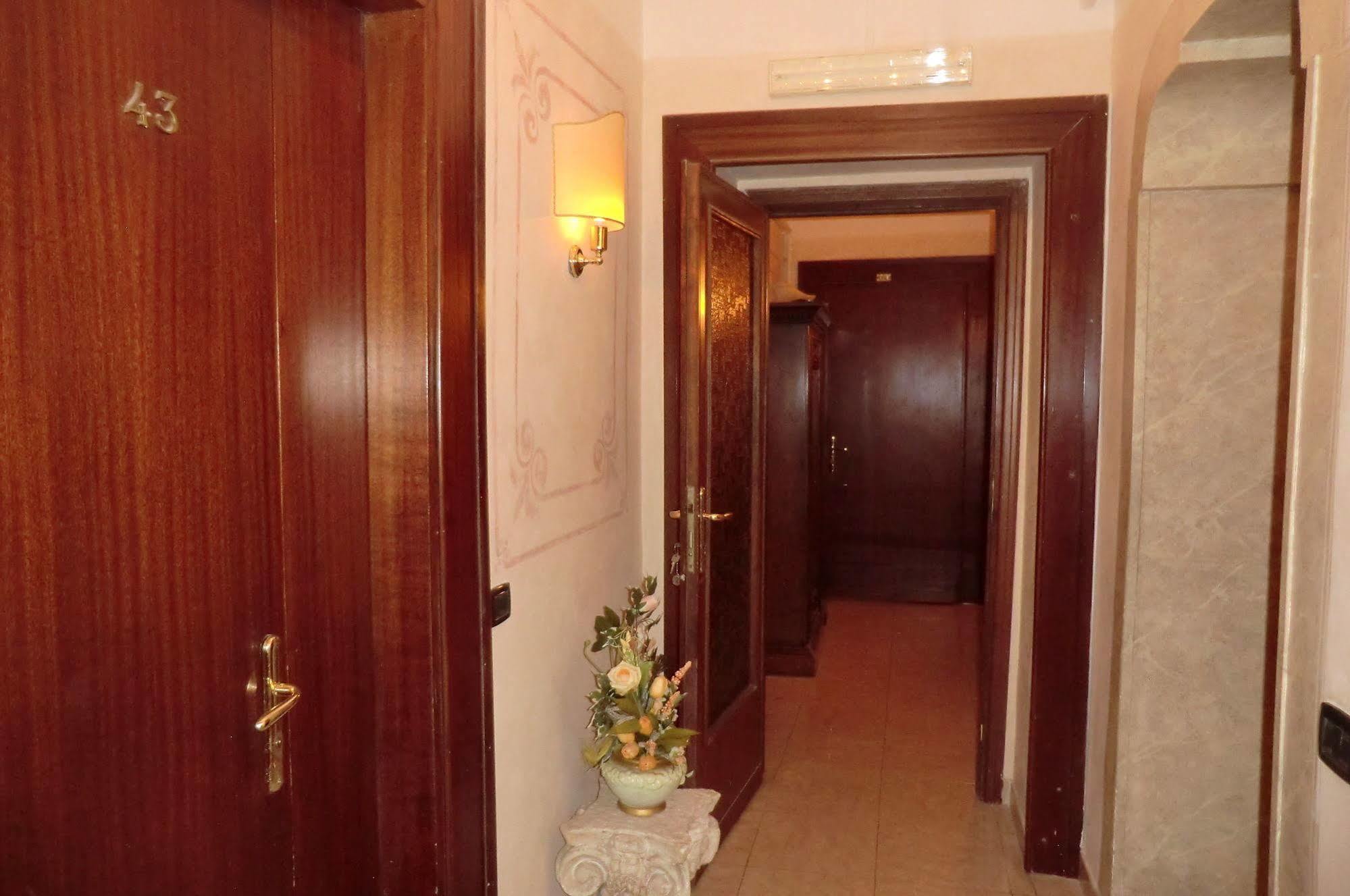 Hotel Sileo Roma Ngoại thất bức ảnh